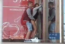 Занялись сексом в общественном месте