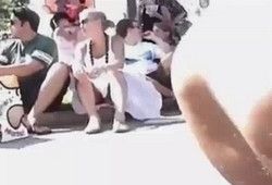 Девушка без трусиков